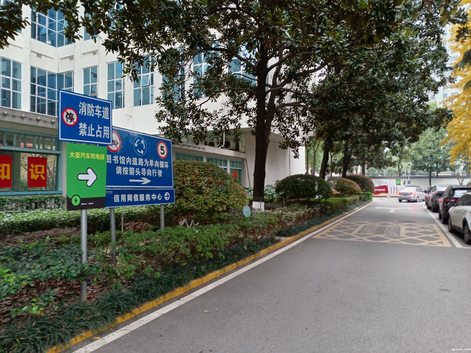 湖南图书馆-08.jpg 湖南图书馆-08.jpg